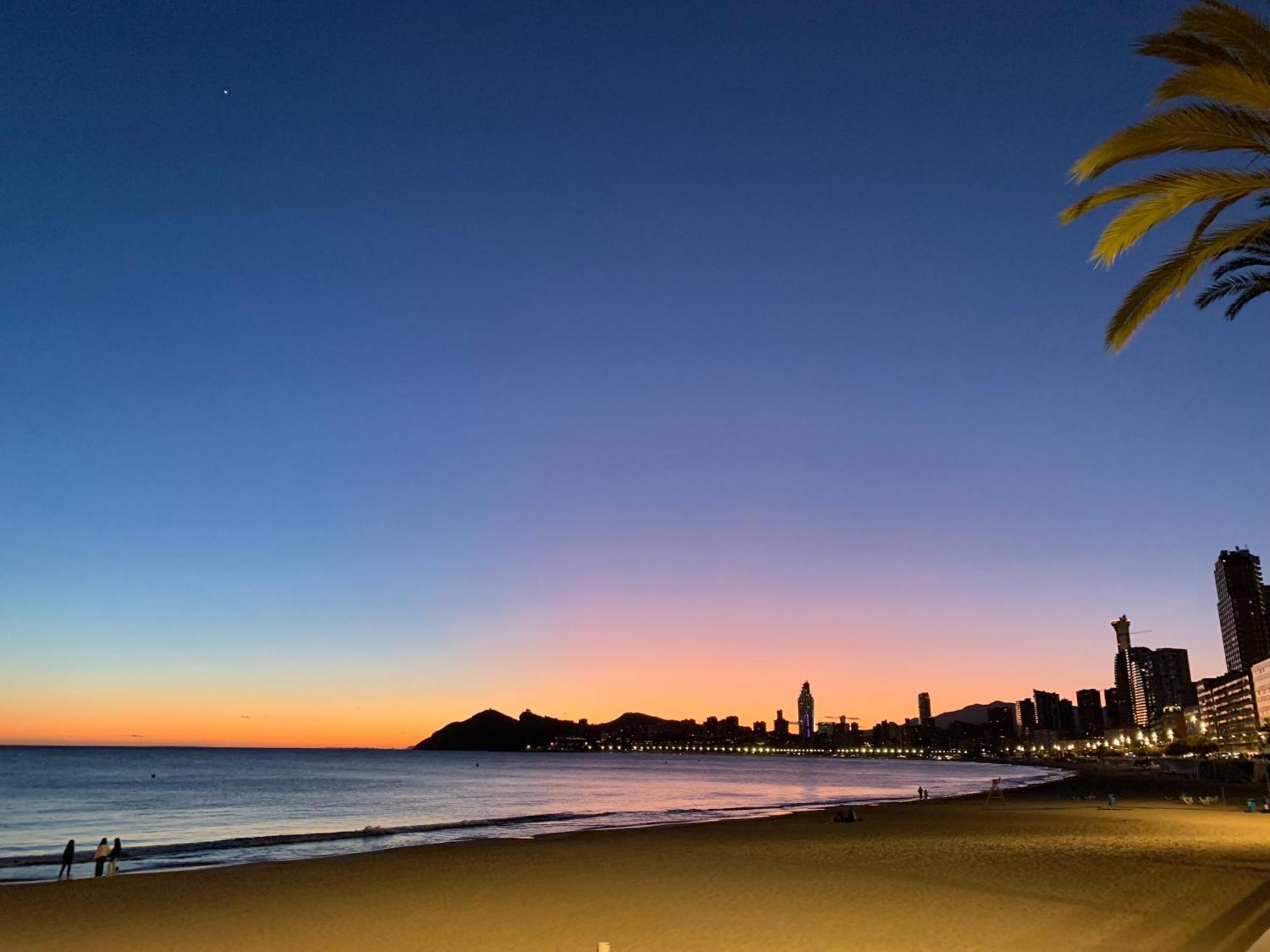 Spanglish Hostel Benidorm Zewnętrze zdjęcie