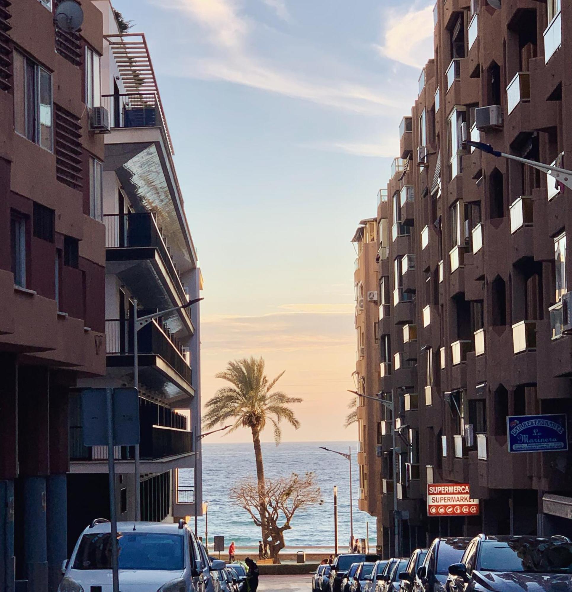 Spanglish Hostel Benidorm Zewnętrze zdjęcie