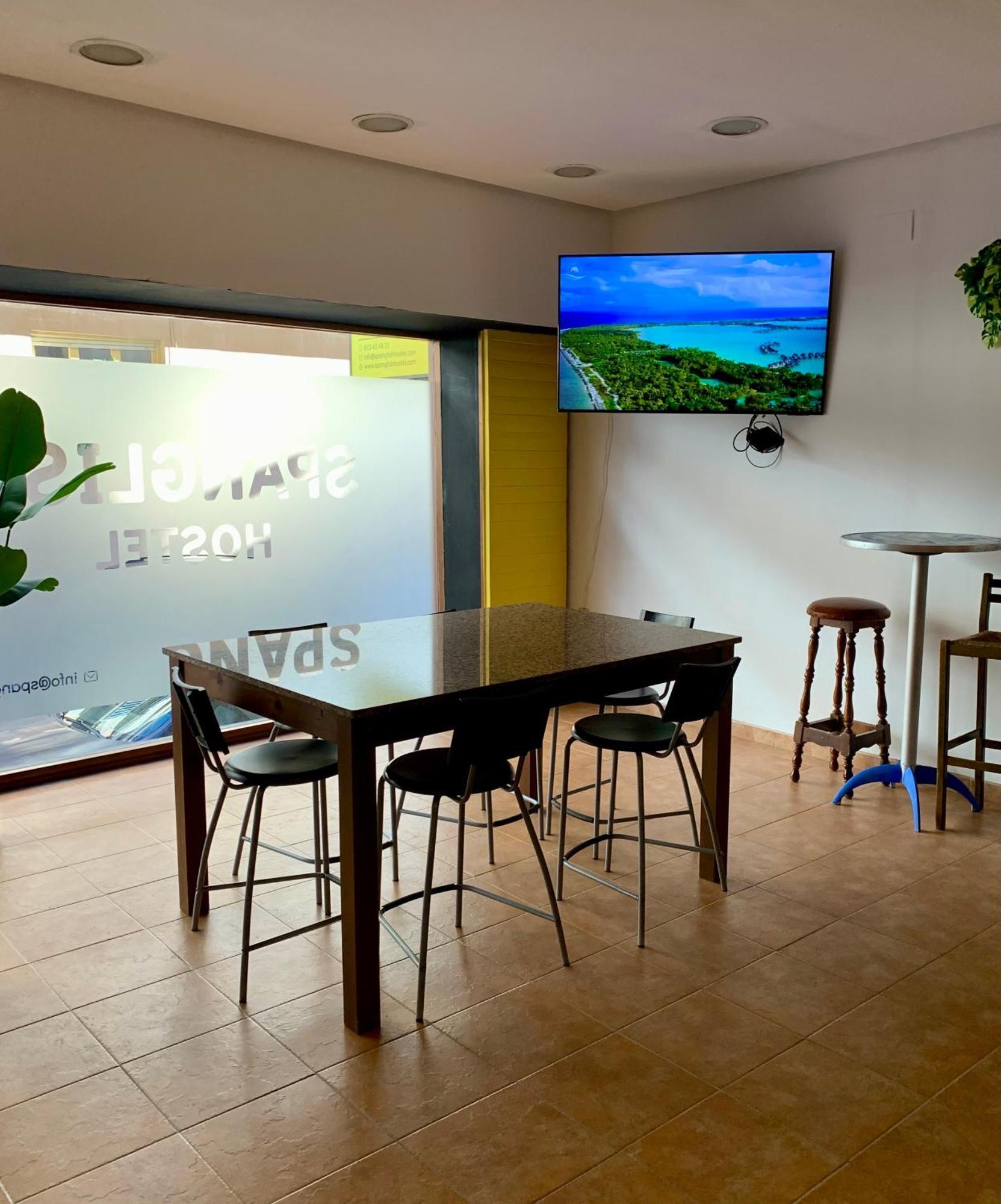 Spanglish Hostel Benidorm Zewnętrze zdjęcie