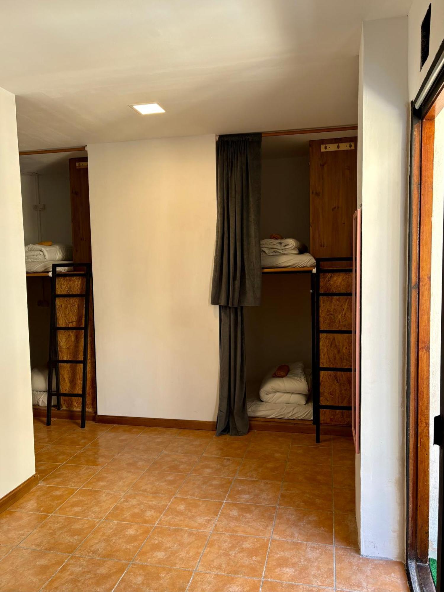 Spanglish Hostel Benidorm Zewnętrze zdjęcie