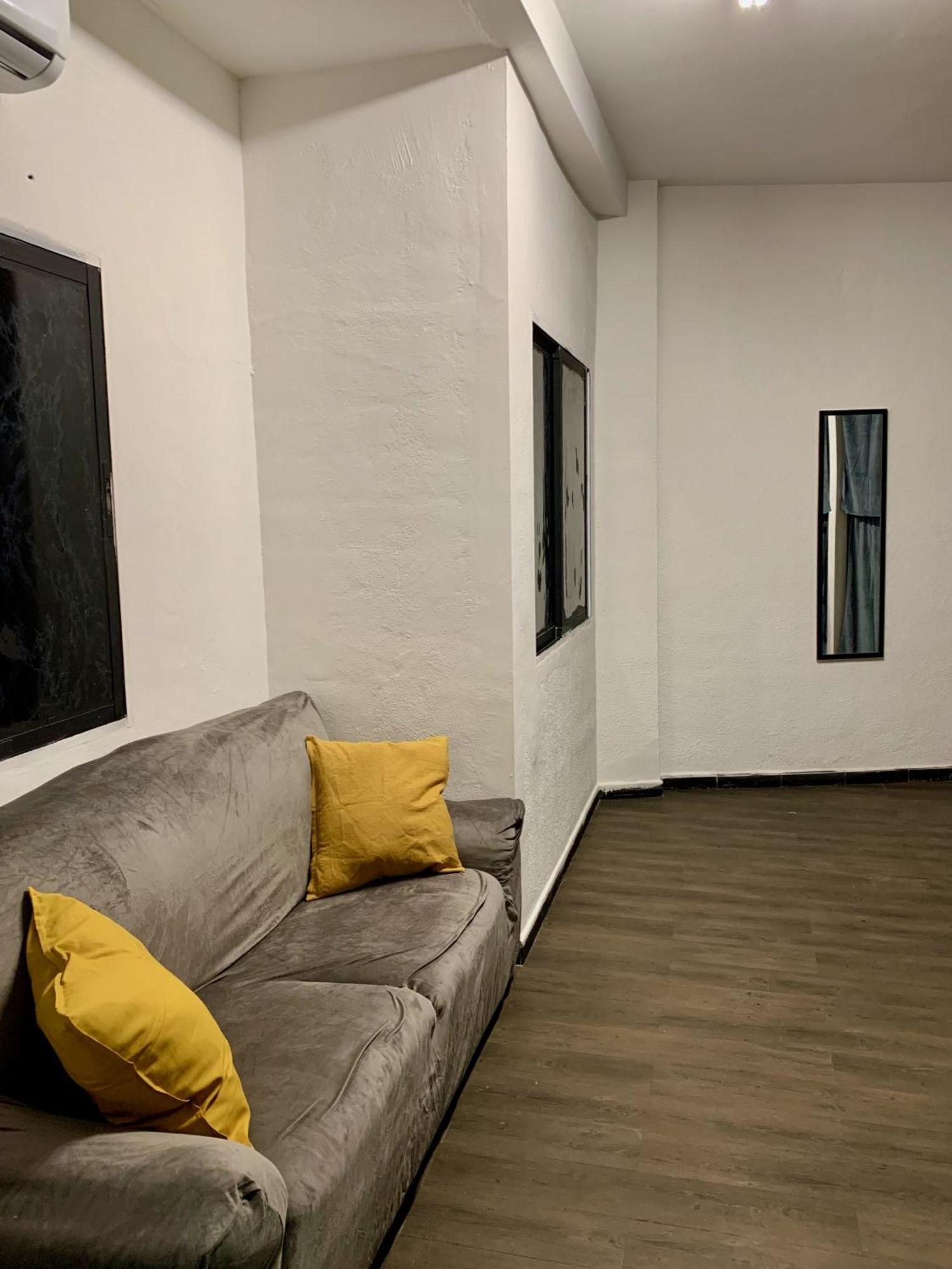 Spanglish Hostel Benidorm Zewnętrze zdjęcie
